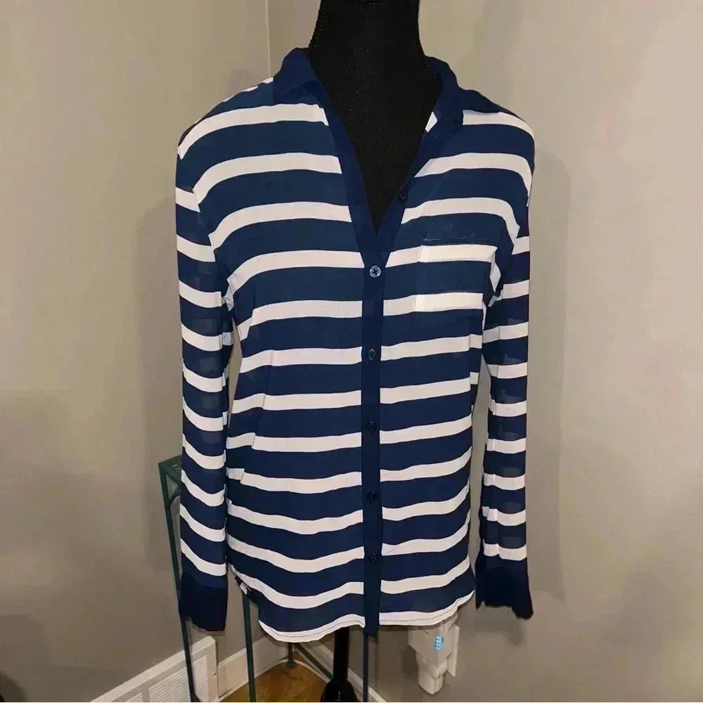 Aritzia - Sunday Best Button Up Blouse